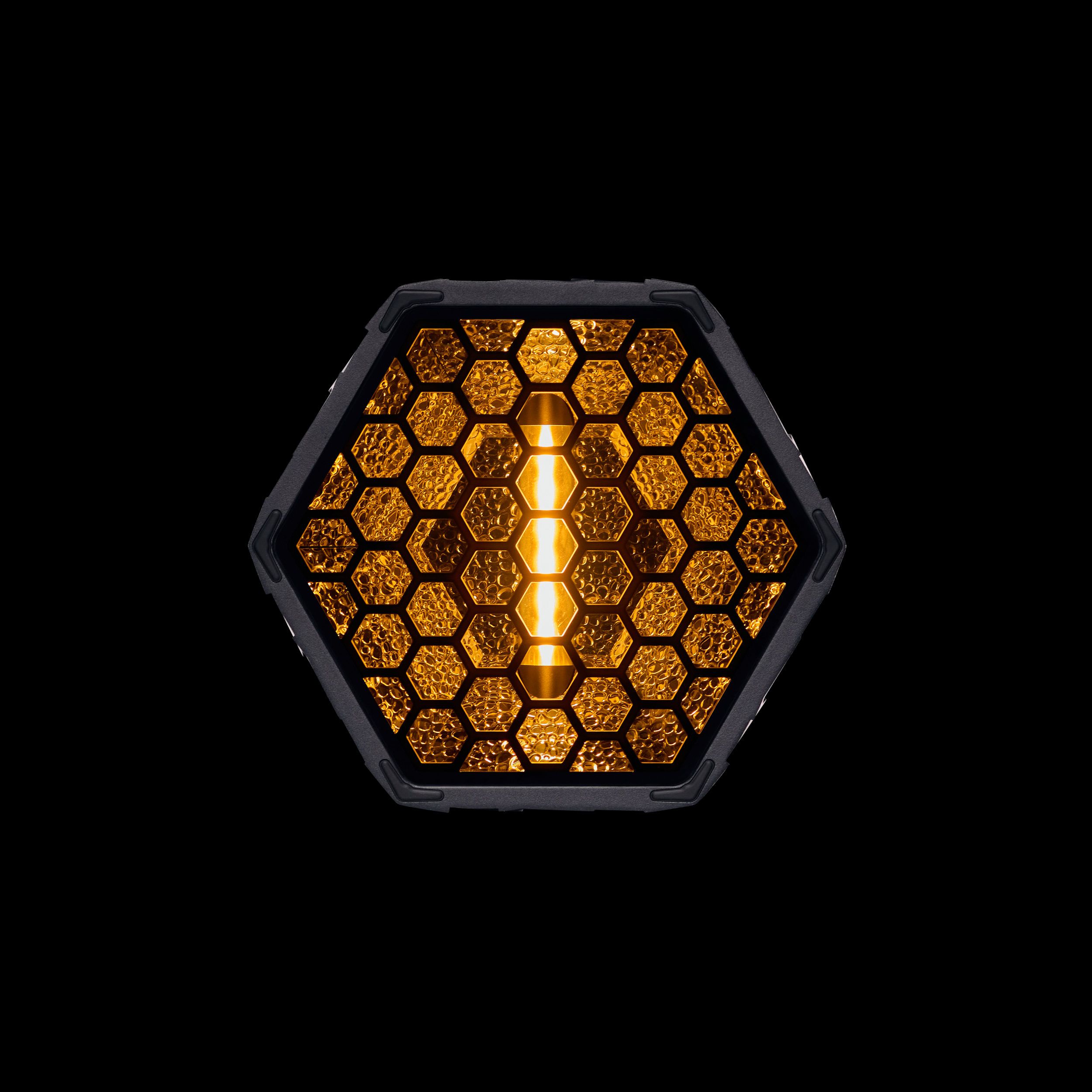 HEXY_front_haloLED30%+Mesh-Off_BlackBg