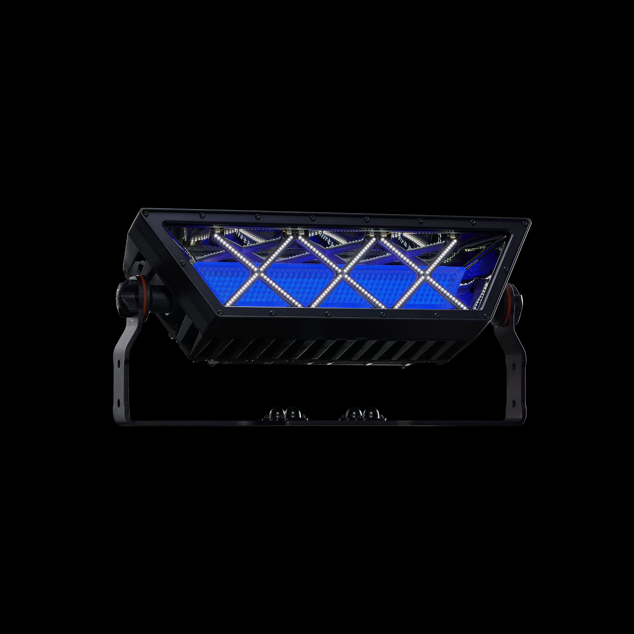 FREAX_hero_Blue20%_Strobe10%_BlackBg
